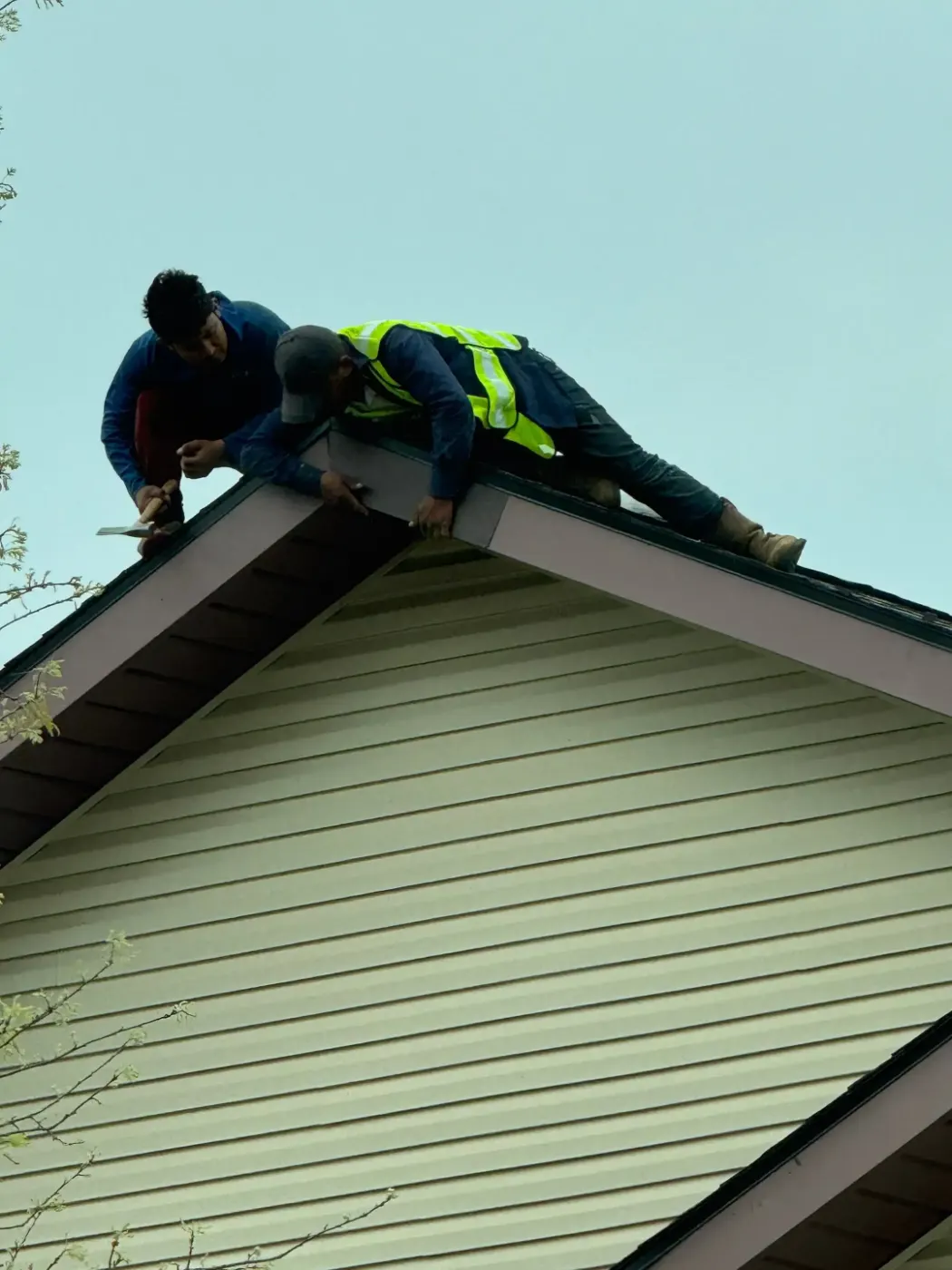Manufacturer-certified roof installation in Jeffersonville